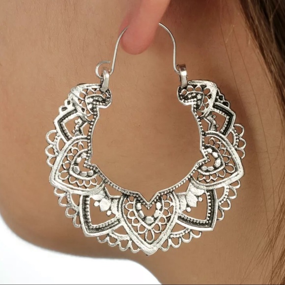 Jewelry - ¥NEW Sterling Silver Elegant Hoop Earrings